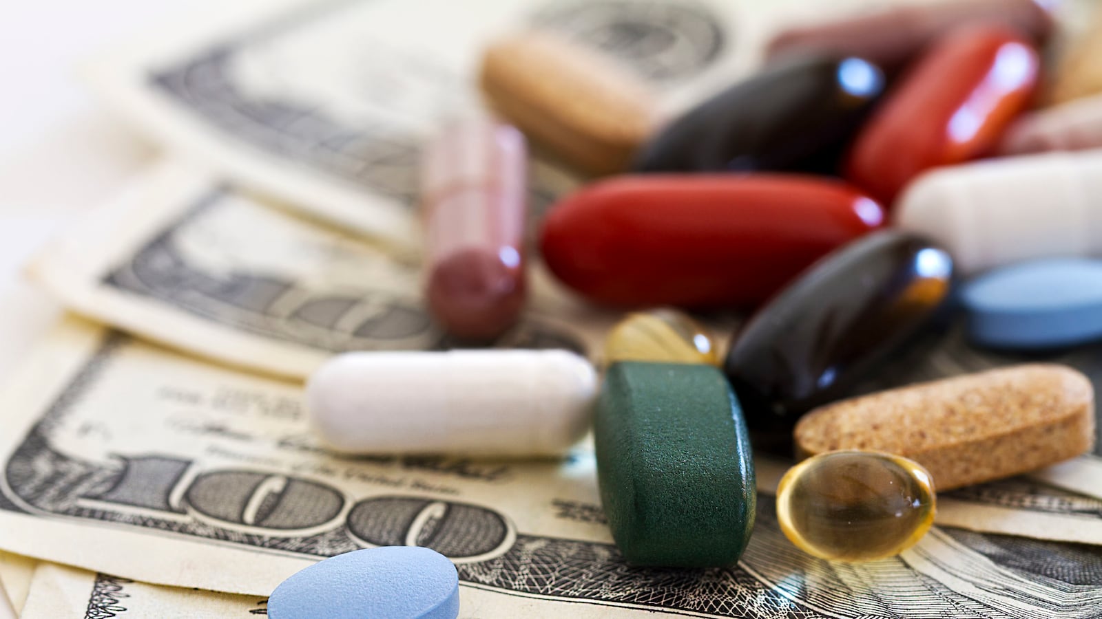 articles/2016/03/12/how-the-fitness-industry-gets-rich-doing-nothing/160311-mustain-fitness-tease_efeutj