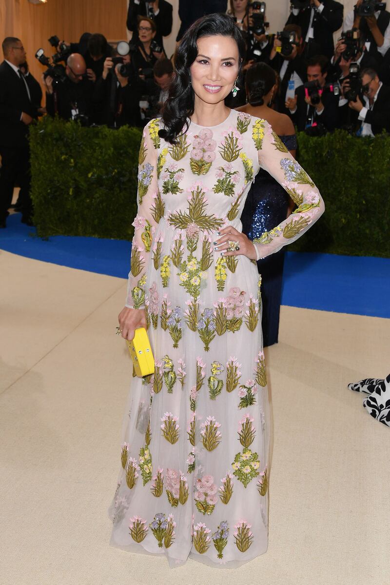 galleries/2017/05/01/how-to-rock-the-met-gala-red-carpet/170501-met-gala-35_eznko2