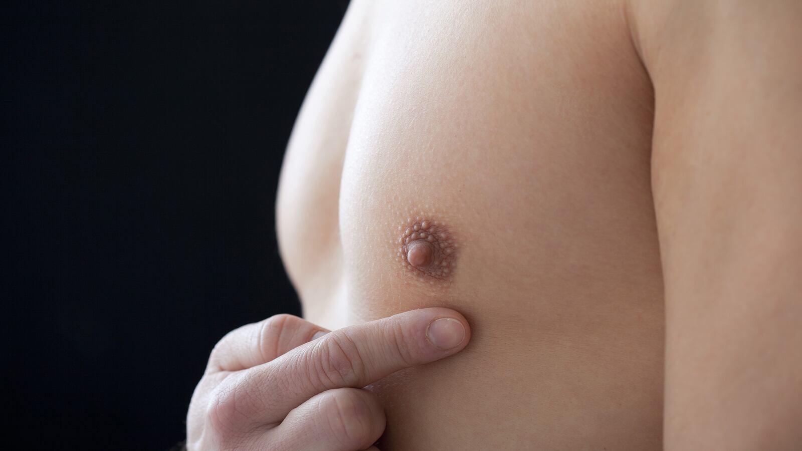 articles/2015/04/26/my-first-male-mammogram/150425-saunders-male-mammogram-tease_byeywk