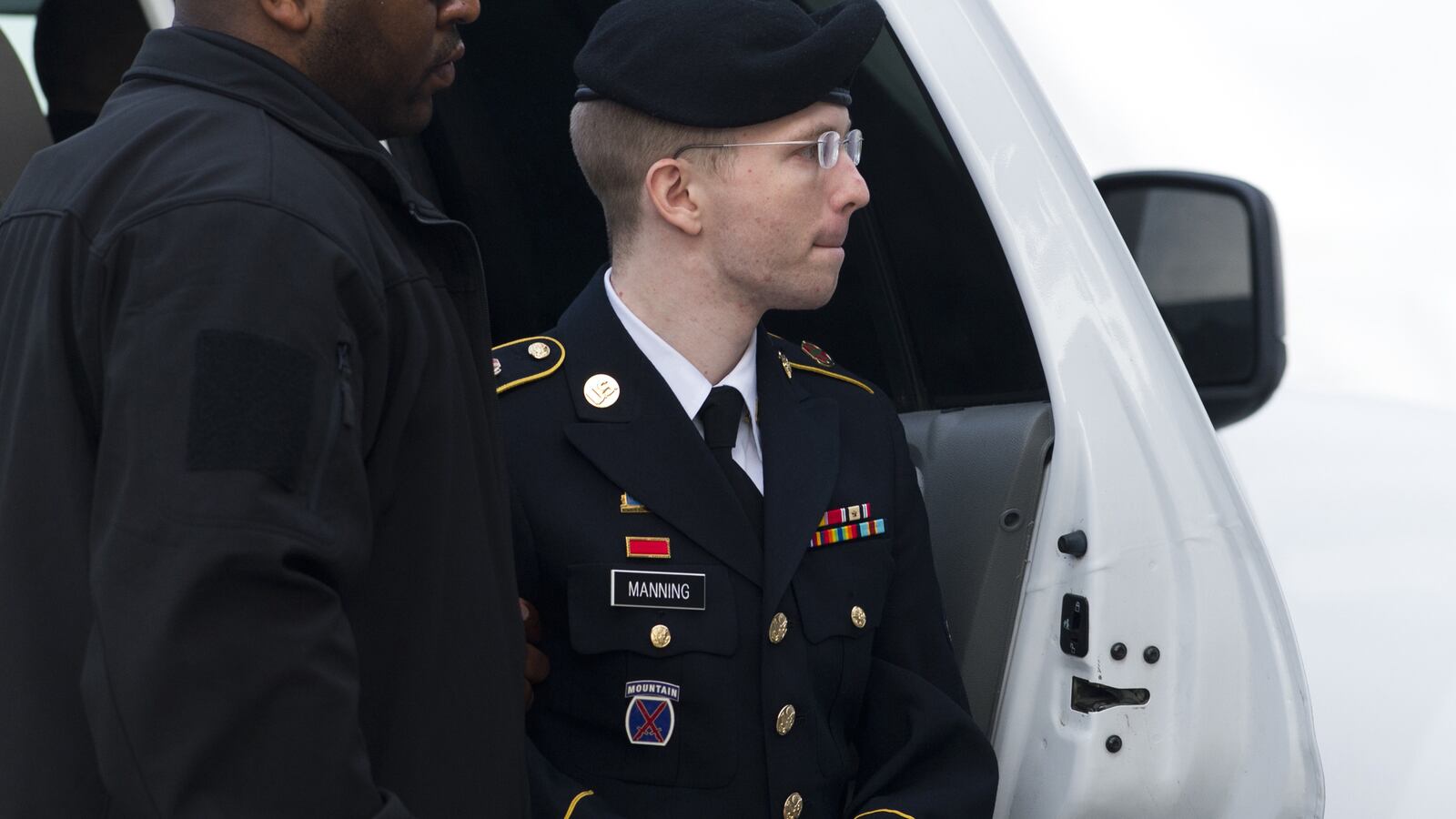 cheats/2013/08/21/bradley-manning-sentenced-today/130821-manning-arrives-cheat_jpxk7v