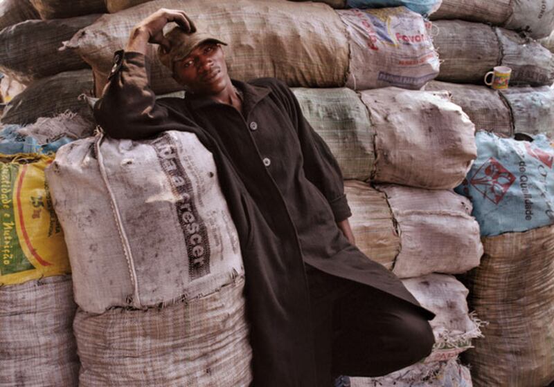 galleries/2010/07/28/zwelethu-mthethwa/zwelethu---image-10_hdgp0t