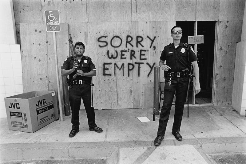galleries/2012/04/27/los-angeles-riots-pictures-twenty-years-later-photos/la-riots-before-after-3_r5oy2t