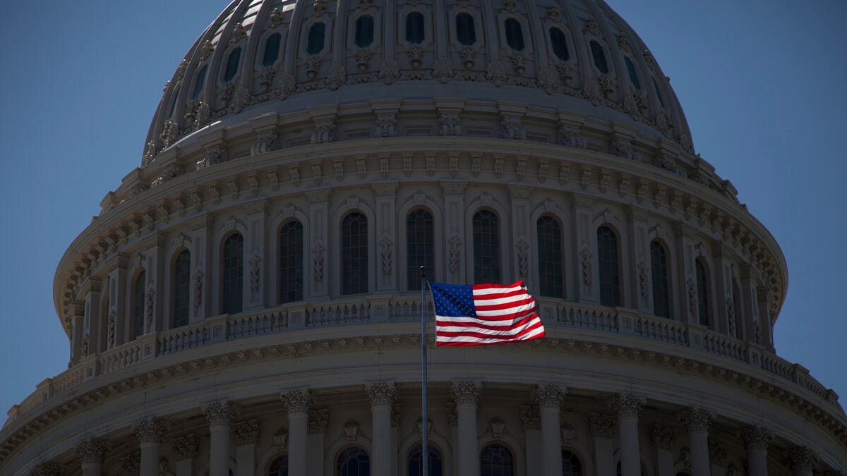 articles/2011/11/23/economic-news-we-re-thankful-for-this-thanksgiving/capitol-flag-karabell_xfvybo