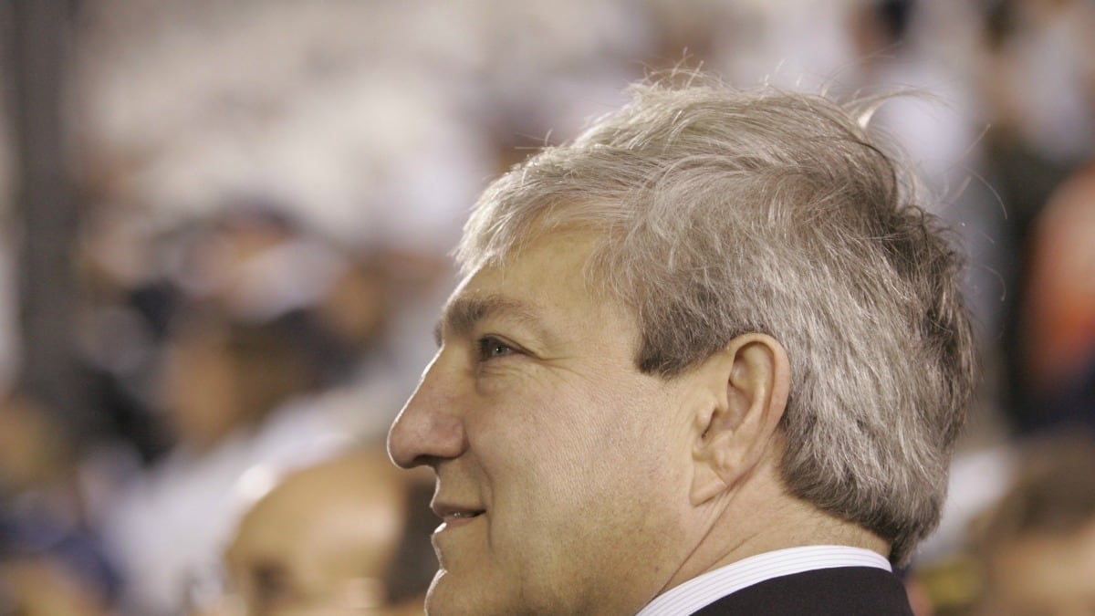 cheats/2012/08/22/spanier-spills-on-penn-state-scandal/spanier-cheat_fwnszu