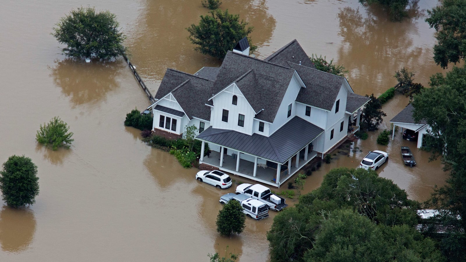 articles/2016/08/16/should-louisiana-be-scared-of-zika/160815-haglage-zika-flood-tease_q2jjiu