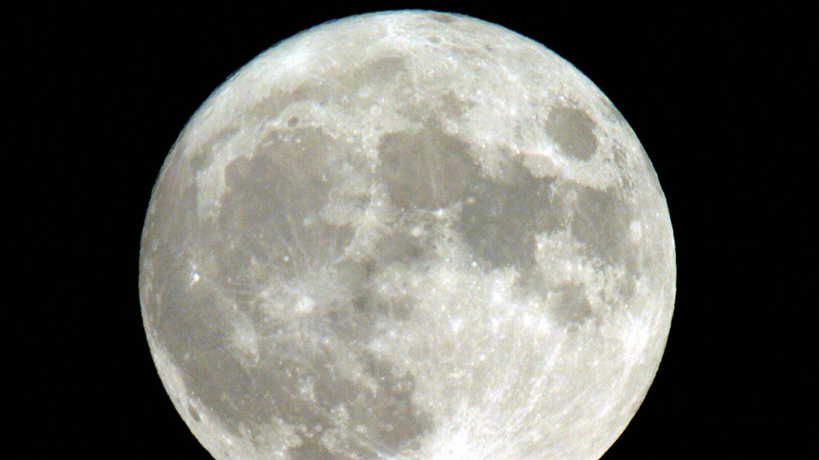 videos/2016/06/06/the-first-private-moon-mission/160606-Place-first-private-moon-mission-Tease_fszyo6