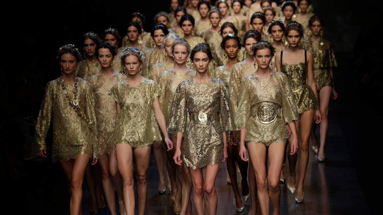 articles/2013/09/23/dolce-gabbana-from-ruins-to-riches/130922-dandg-tease_hhvenx