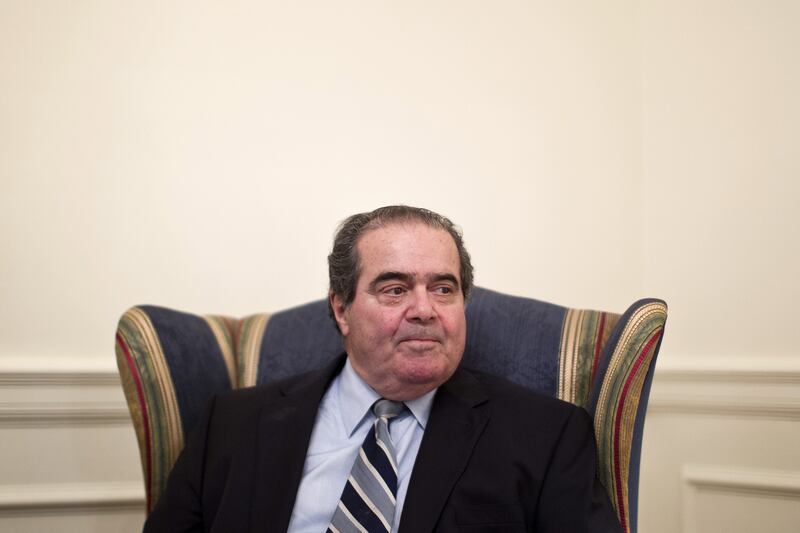 articles/2013/10/07/antonin-scalia-believes-in-the-devil-8-more-juicy-bits-from-the-new-york-magazine-profile/131007-linton-scalia-speed-read-tease-embed_wot96e