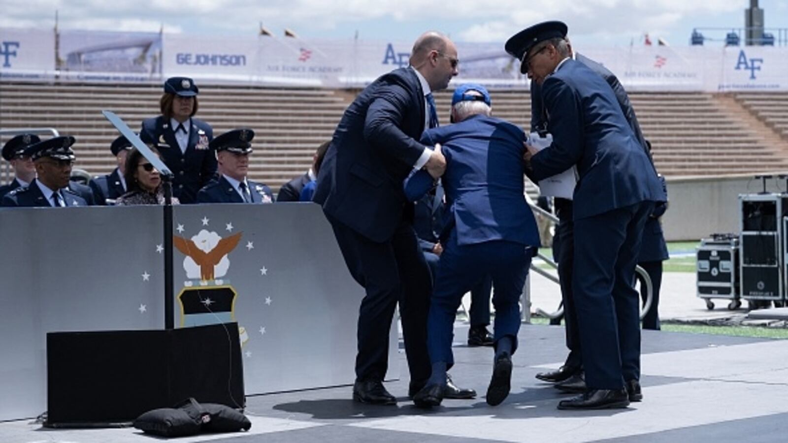 gettyimages-1258358116-594x594_gduyqd