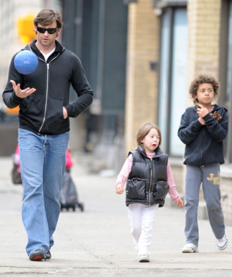galleries/2009/03/31/celebrity-adoptions/celebrity-adoptions---hugh-jackman_dbli5c