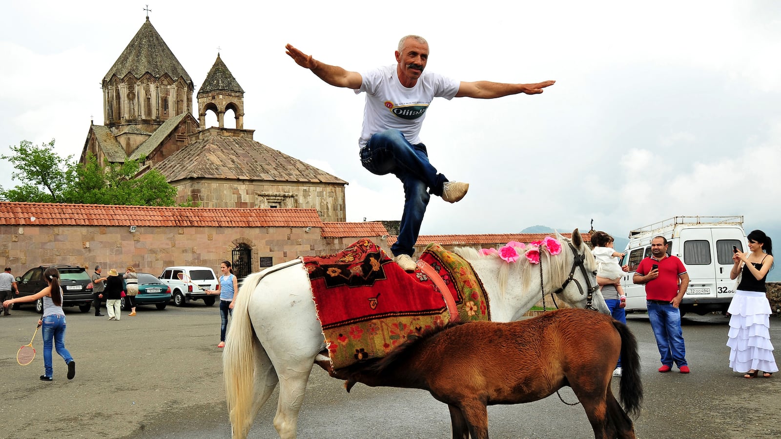 articles/2015/07/12/nagorno-karabakh-s-a-happy-breakaway-republic-but-its-war-goes-on/150711-nemtsova-time-forgot-tease_iwhmev