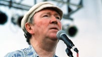 articles/2009/12/10/remembering-liam-clancy/menaker-liam-clancy-obit_baqapf