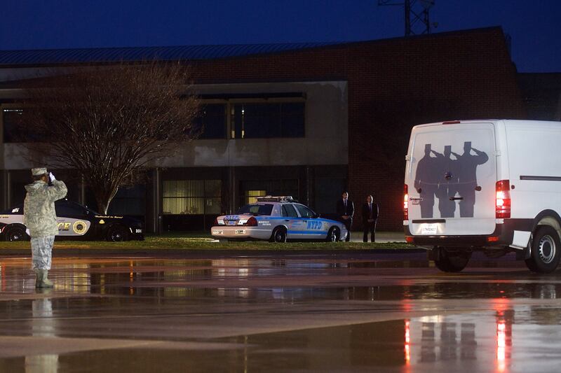 galleries/2015/12/23/staff-sgt-chester-j-mcbride-returns-home-photos/151223-youssef-dover8_vpnbqc