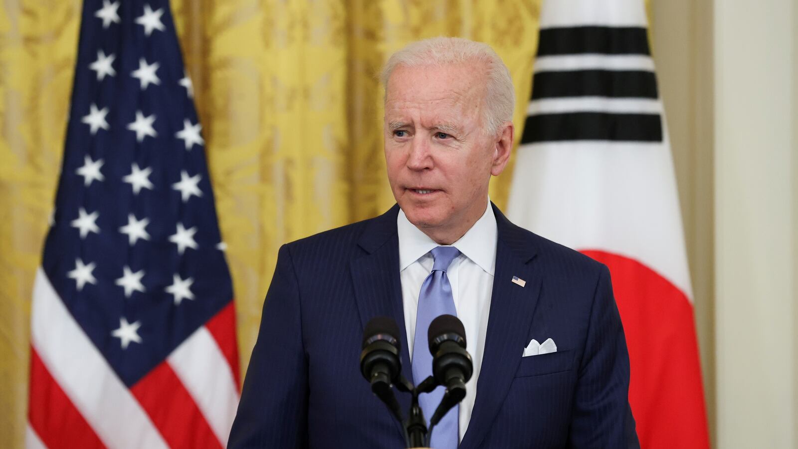 2021-05-22T001923Z_766704285_RC2OKN9UX8IE_RTRMADP_3_USA-BIDEN-MEDIA_xiuvpa
