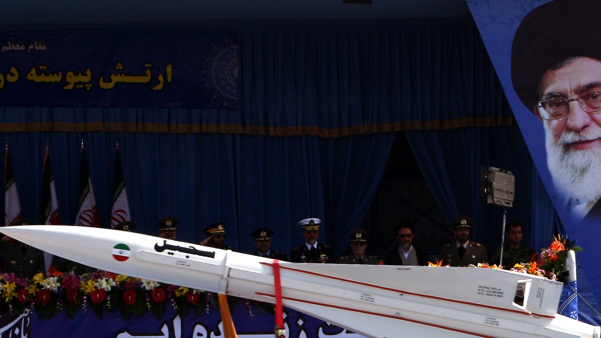cheats/2012/07/02/iran-set-to-test-fire-missiles/iran-war-games_vbm89h