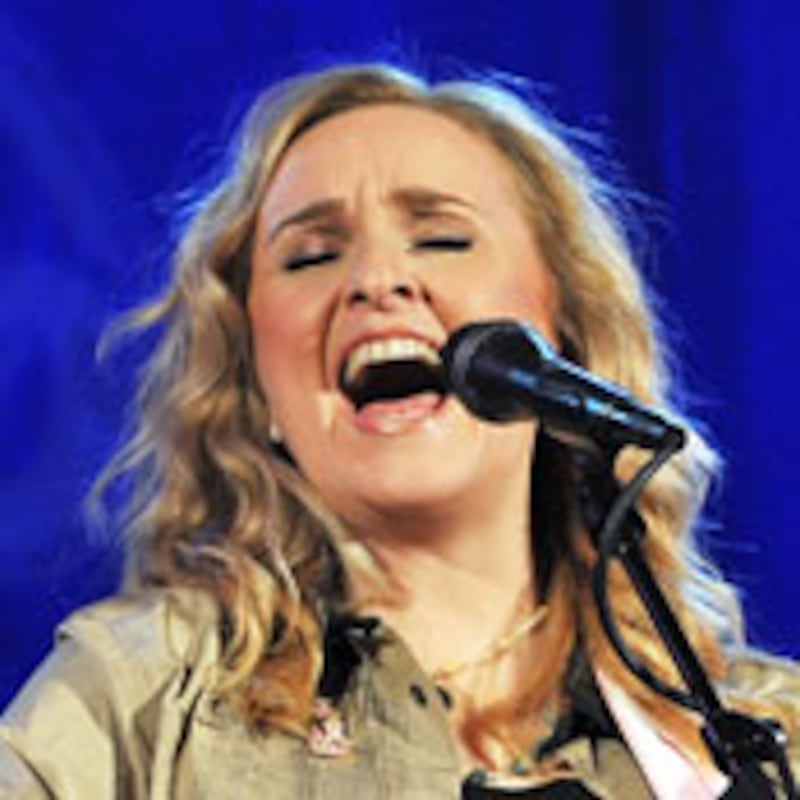 articles/2008/10/29/my-typical-homo-family/melissa-etheridge-new_94541_ephwyh