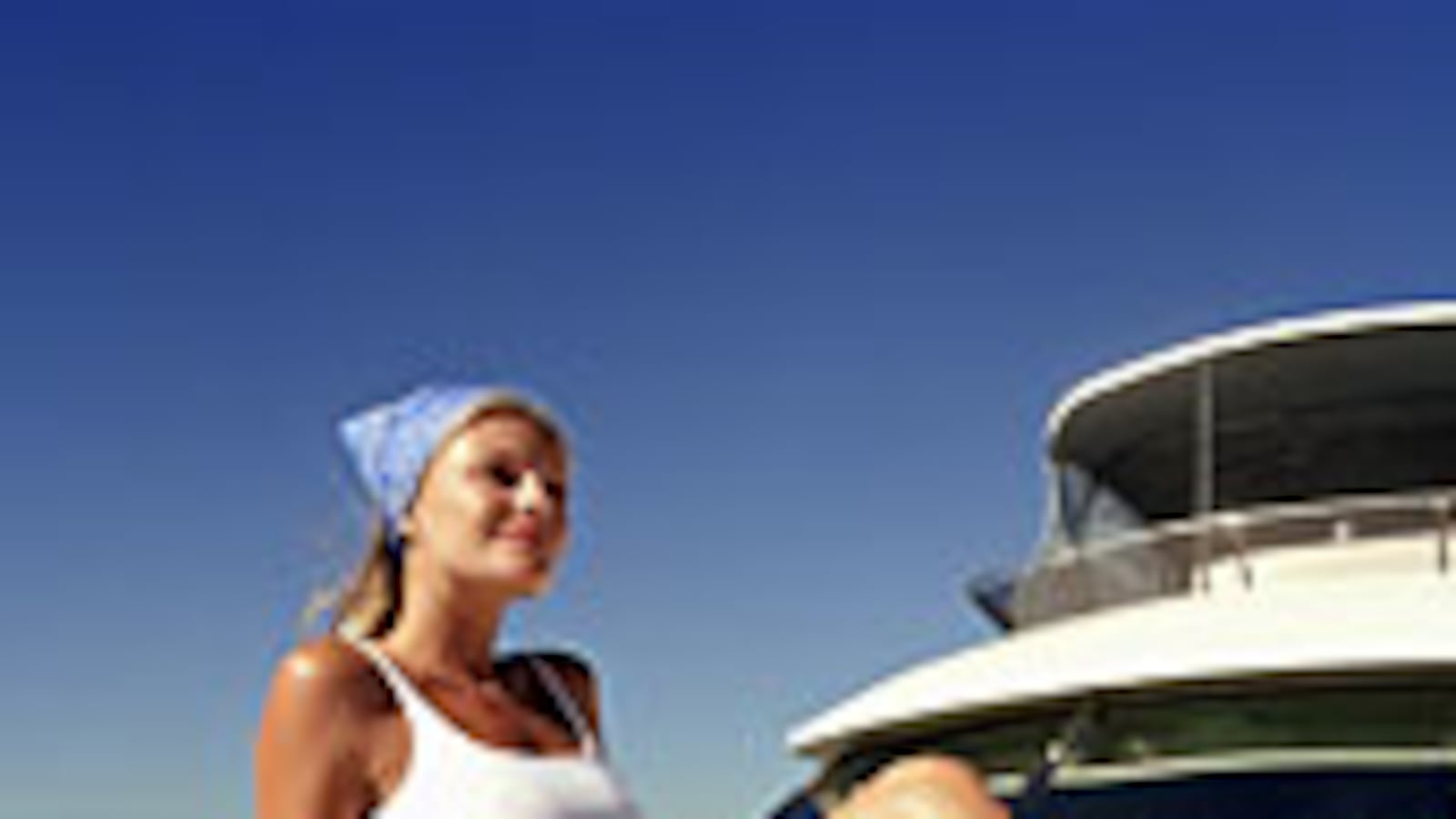 articles/2009/07/01/how-the-other-half-still-lives/reddy-on-a-boat_35369_mhkxcd