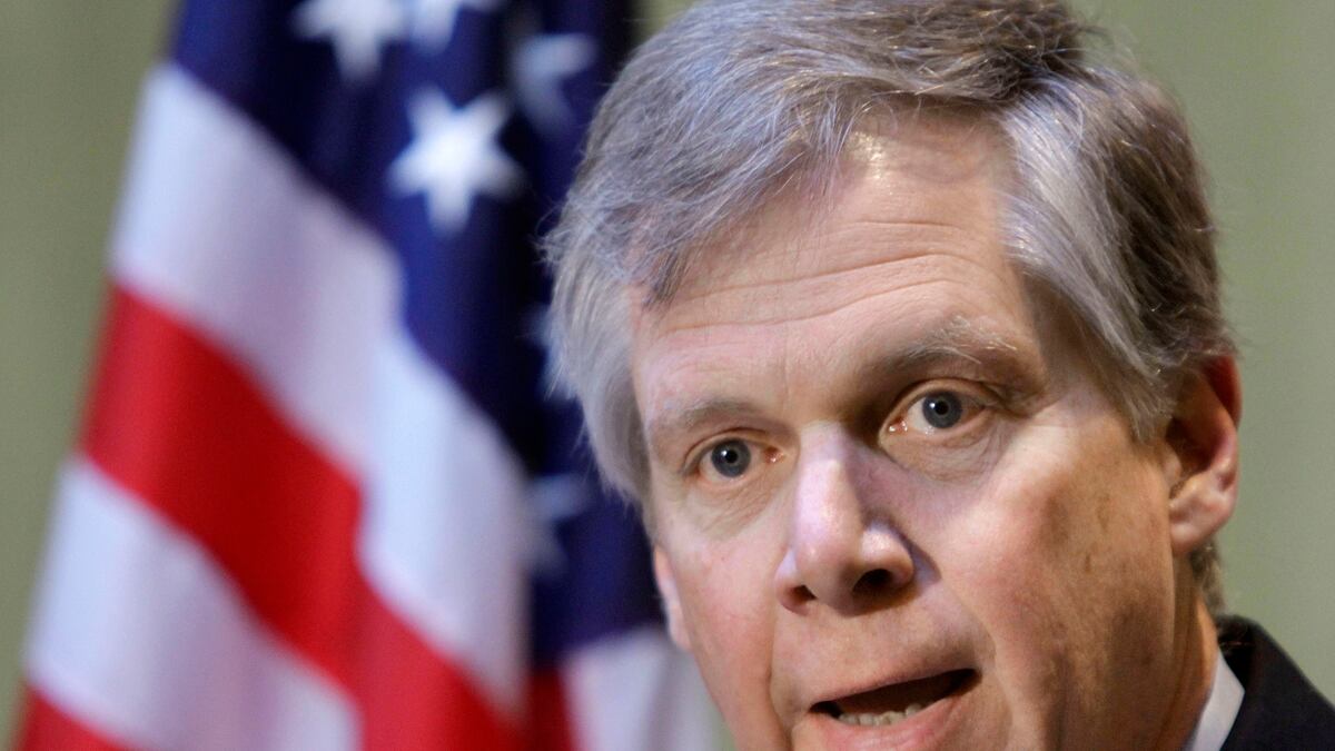 cheats/2011/08/29/caterpillar-chief-slams-d-c/doug-oberhelman-cheat_xms4dy