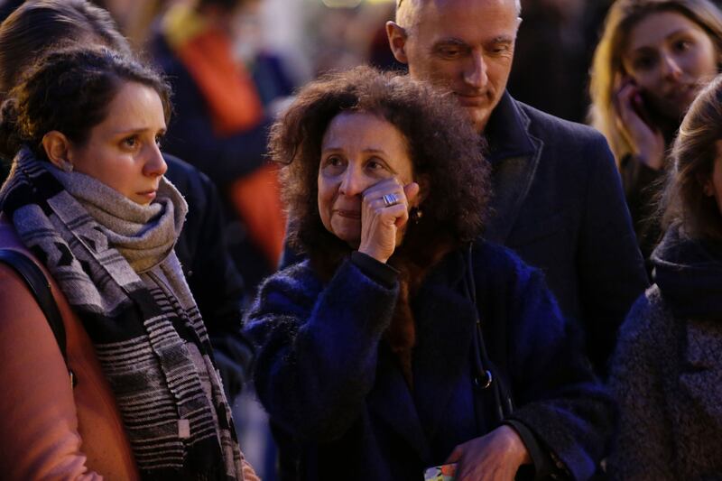 galleries/2016/03/23/the-world-mourns-with-belgium-photos/160323-belgium-mourns7_b0kvlq