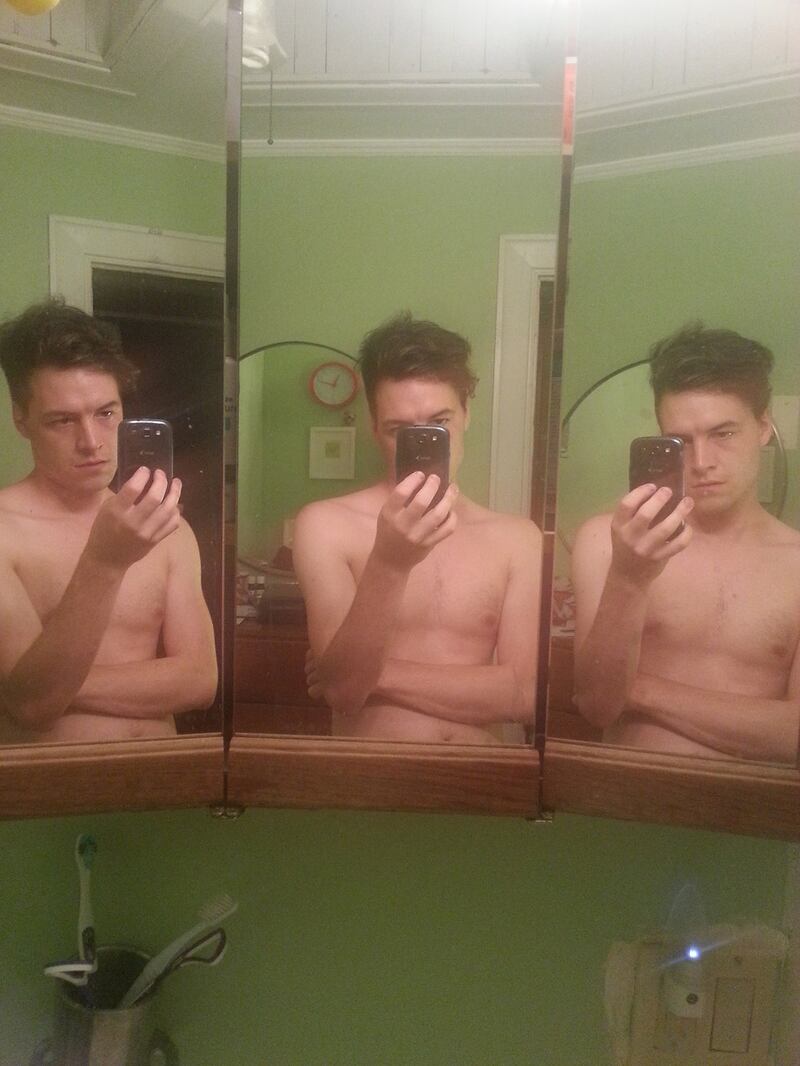 galleries/2013/10/18/national-selfie-portrait-gallery/selfie-leonard_ilnr9d