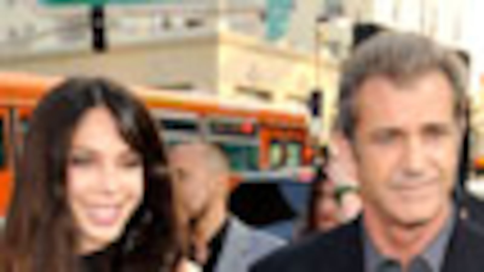 cheats/2009/11/02/mel-gibson-welcomes-baby-girl/gibson-welcomes-baby_dy6xl4