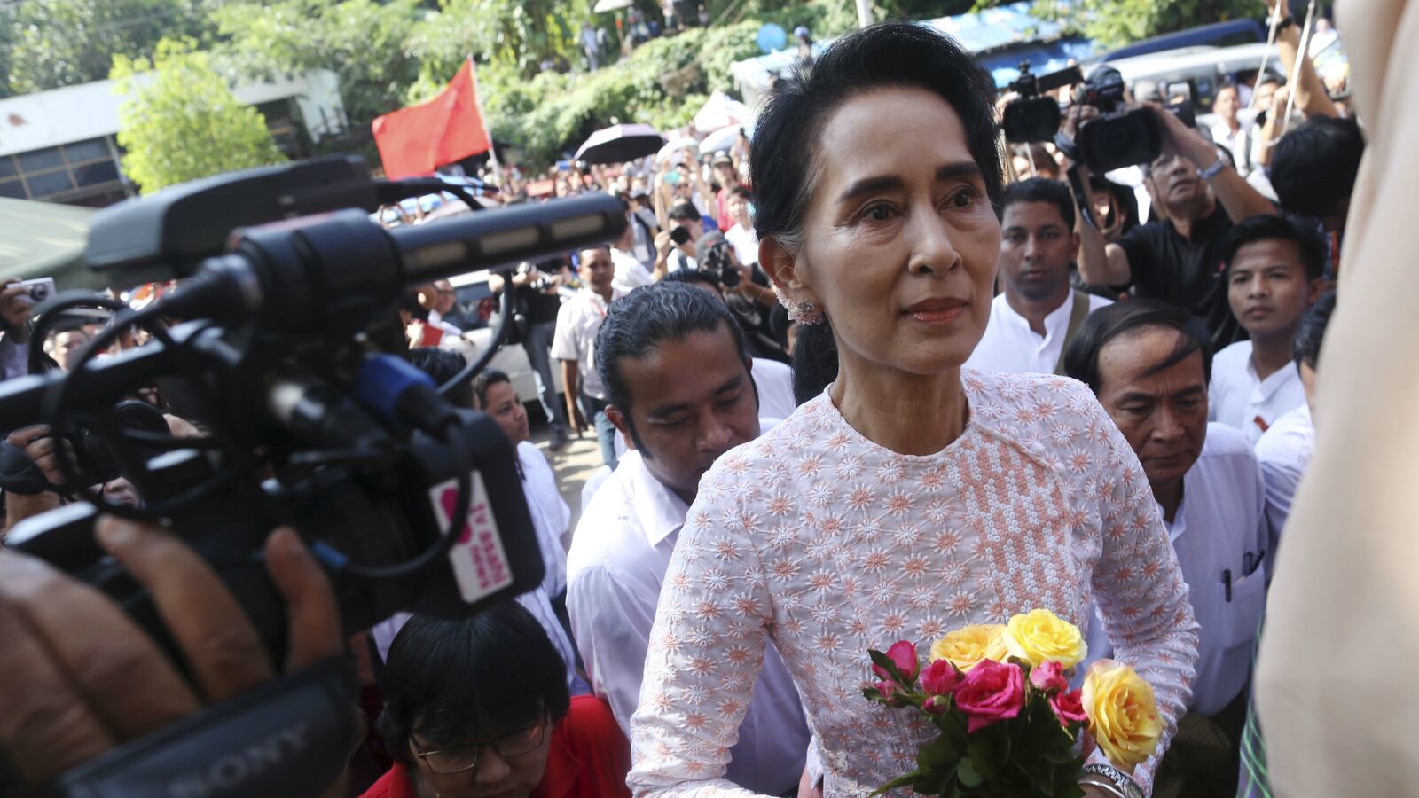 cheats/2015/11/09/myanmar-s-ruling-party-concedes-defeat/151109-burma-elections-aung-san-suu-kyi-cheat_vbohyo