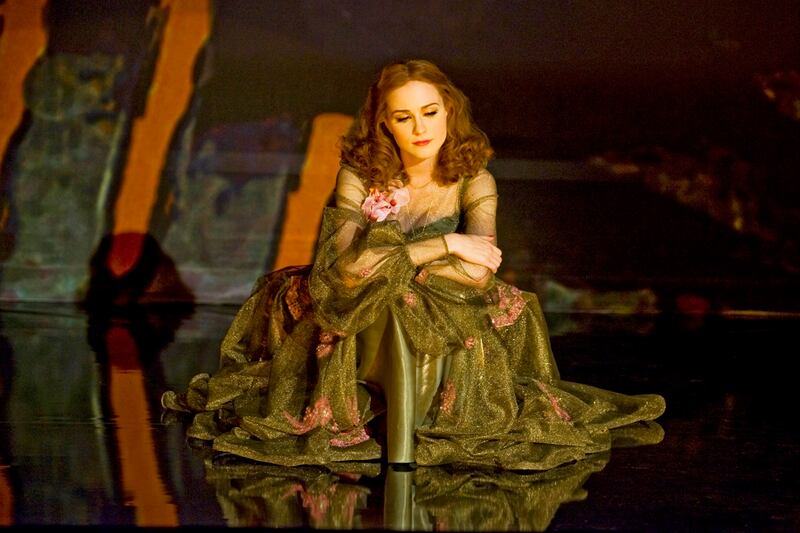 galleries/2011/12/13/j-edgar-the-artist-game-of-thrones-list-of-golden-globe-nominations-2012-photos/golden-globe-noms-mildred-pearce_xzejvm