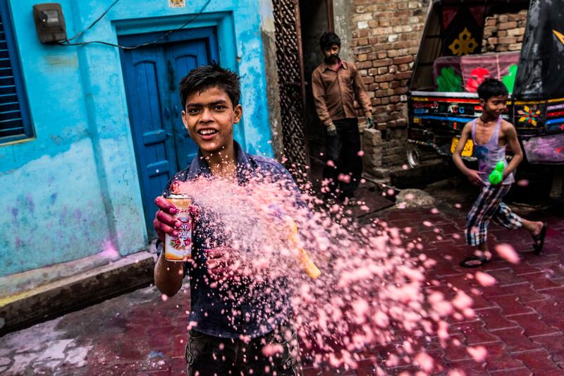 galleries/2013/03/30/week-in-photos-march-30-2013/130329-wip-holi_c4pk8j