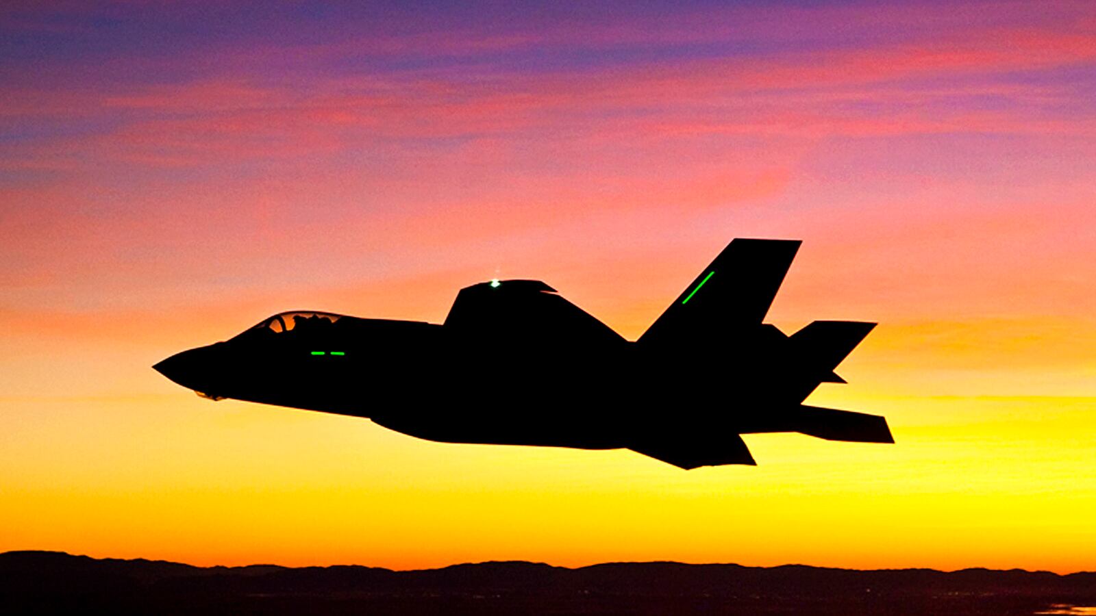 articles/2014/07/31/does-america-s-400-billion-stealth-jet-need-another-engine/140730-sweetman-stealth-jets-tease_dckkup