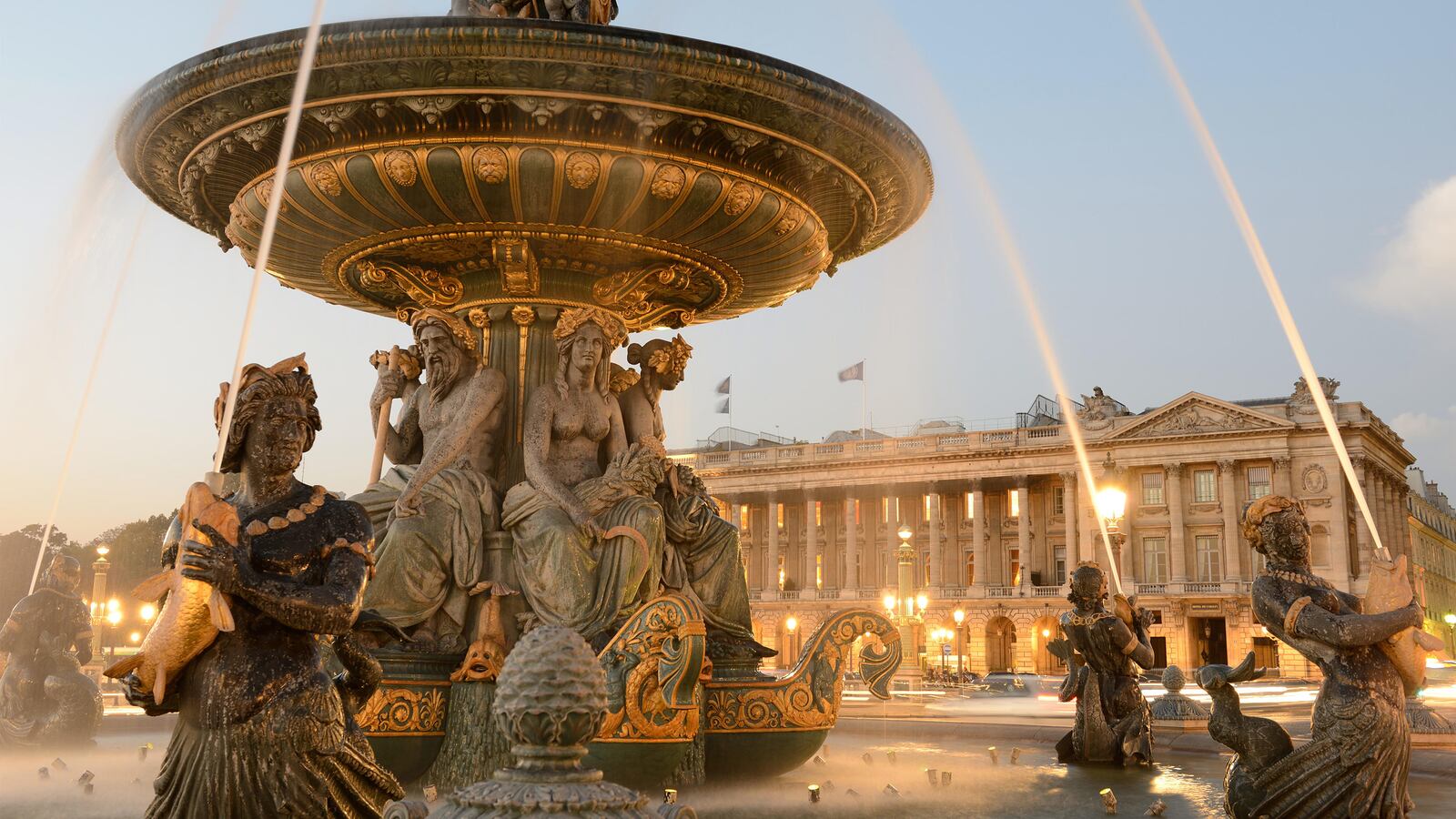 200922-twigg-paris-tease_jxofpi