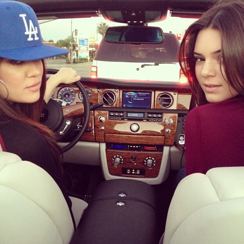 galleries/2012/10/21/tom-hanks-miley-cyrus-more-celebrity-twitter-pictures-photos/khloe_kardashian_zlpeqa