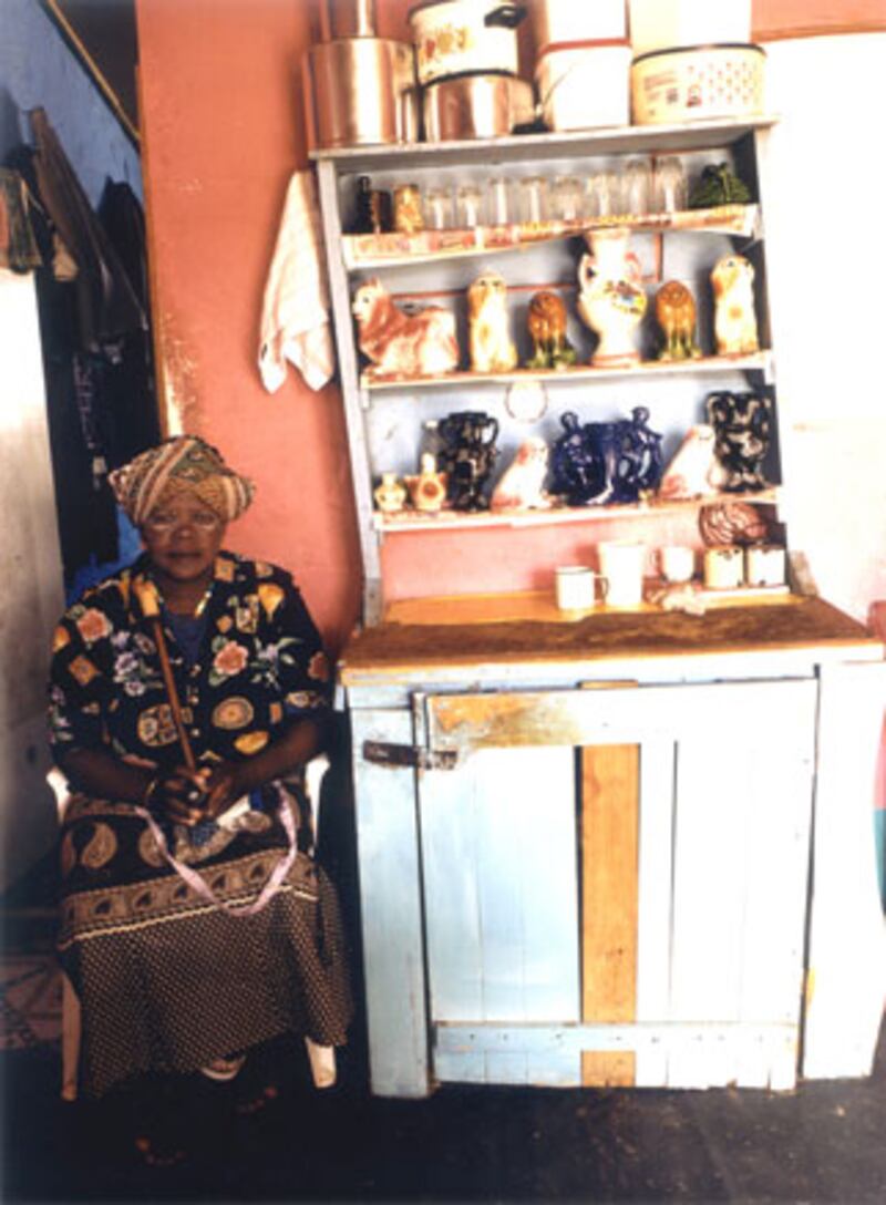 galleries/2010/07/28/zwelethu-mthethwa/zwelethu---image-7_oymm2u