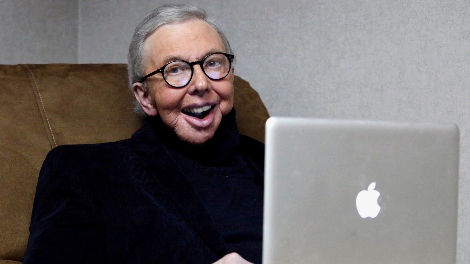 cheats/2013/04/04/roger-ebert-dies-at-70/130403-ebert-cheat_kbviqw