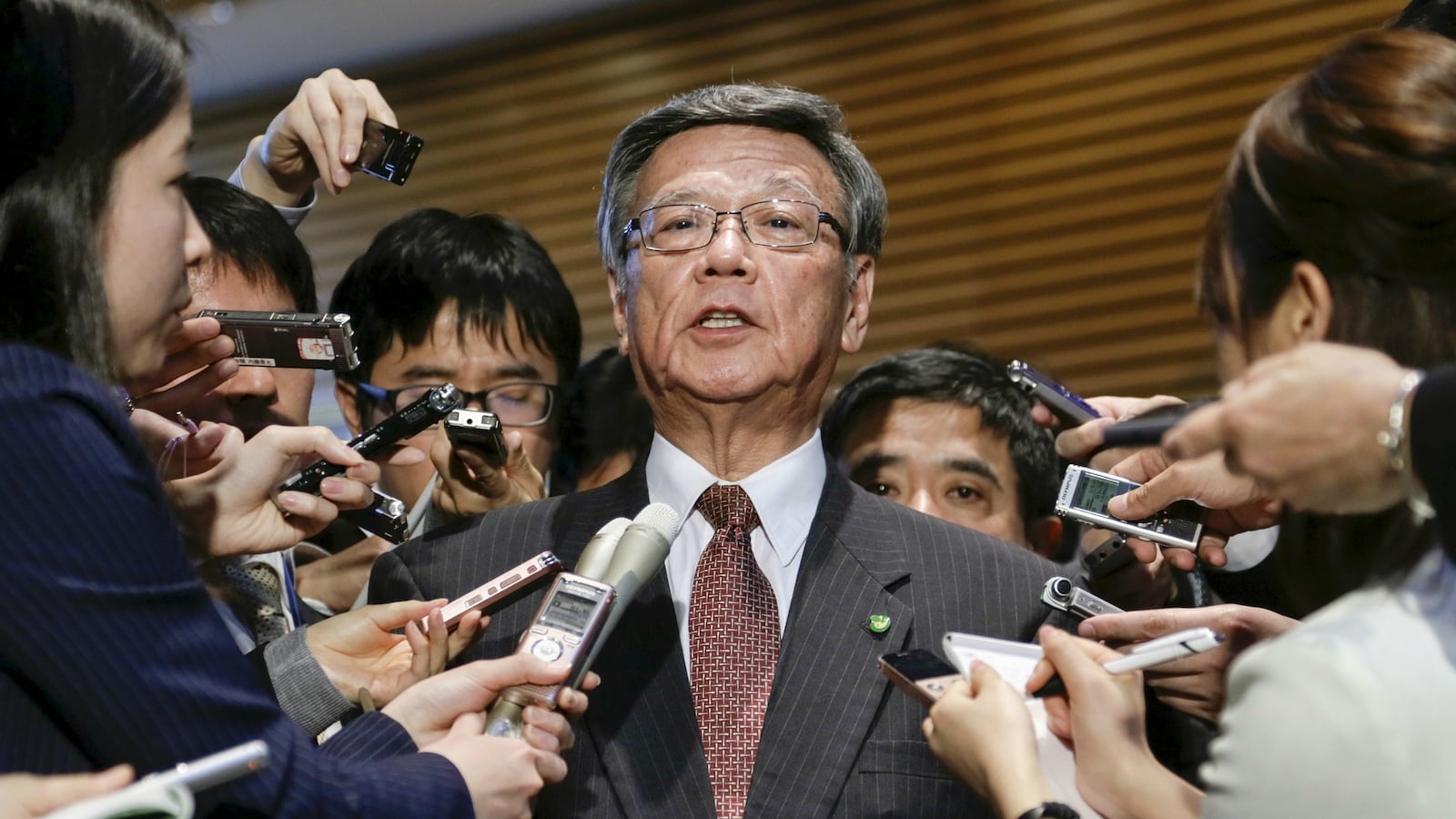 cheats/2016/06/06/navy-bans-drinking-in-japan-amid-scandal/160606-okinawa-navy-drunks-cheat_byv3kw