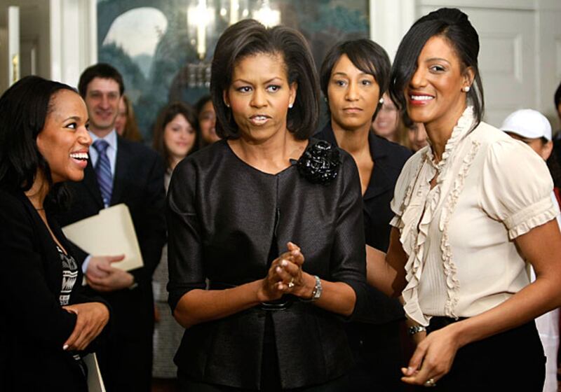 galleries/2009/04/23/the-first-100-outfits/michelle-obama-1_wcuzbt