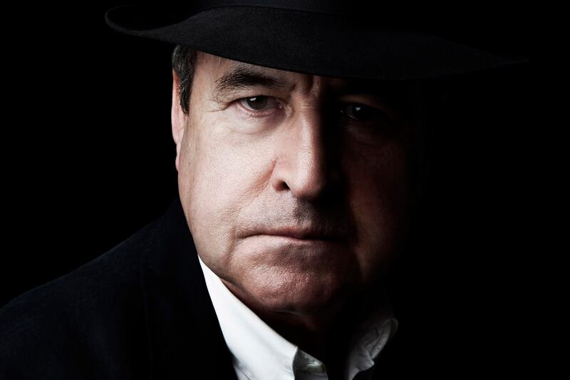 articles/2012/08/10/john-banville-s-terrible-idea-to-write-a-new-novel-on-raymond-chandler-s-philip-marlowe/benjamin-black-banville-teaser_mmsvte