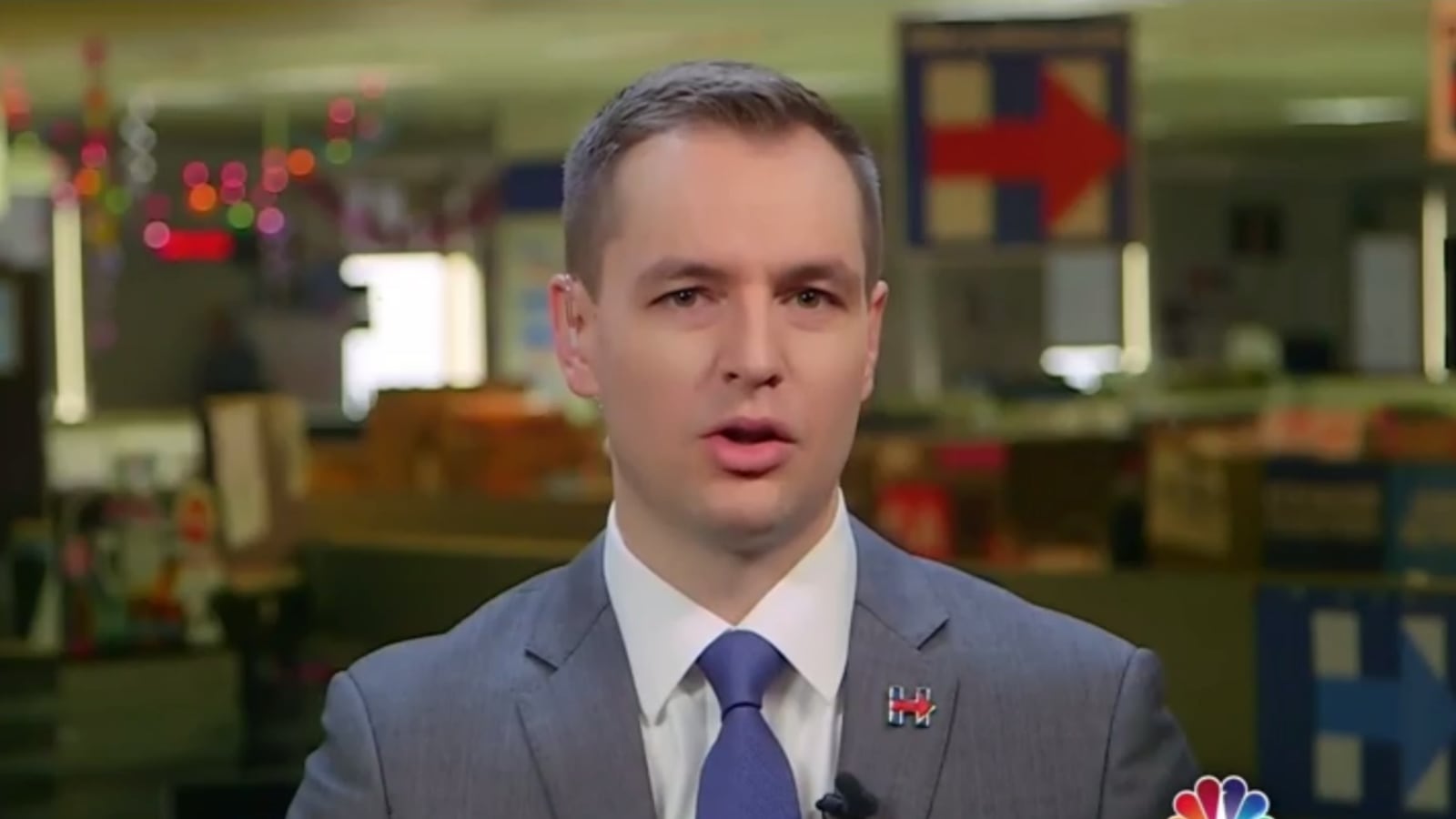 articles/2016/10/30/presidential-campaigns-demand-answers-from-fbi-on-sunday-shows/161030-desiderio-resnick-sunday-shows-tease_s0mara