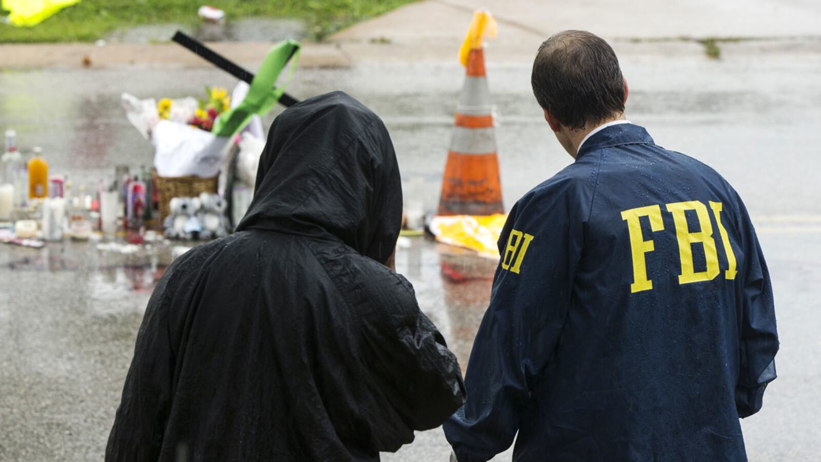 cheats/2014/10/17/darren-wilson-said-he-feared-for-his-life/141017-ferguson-crime-scene-cheat_yjmpjf