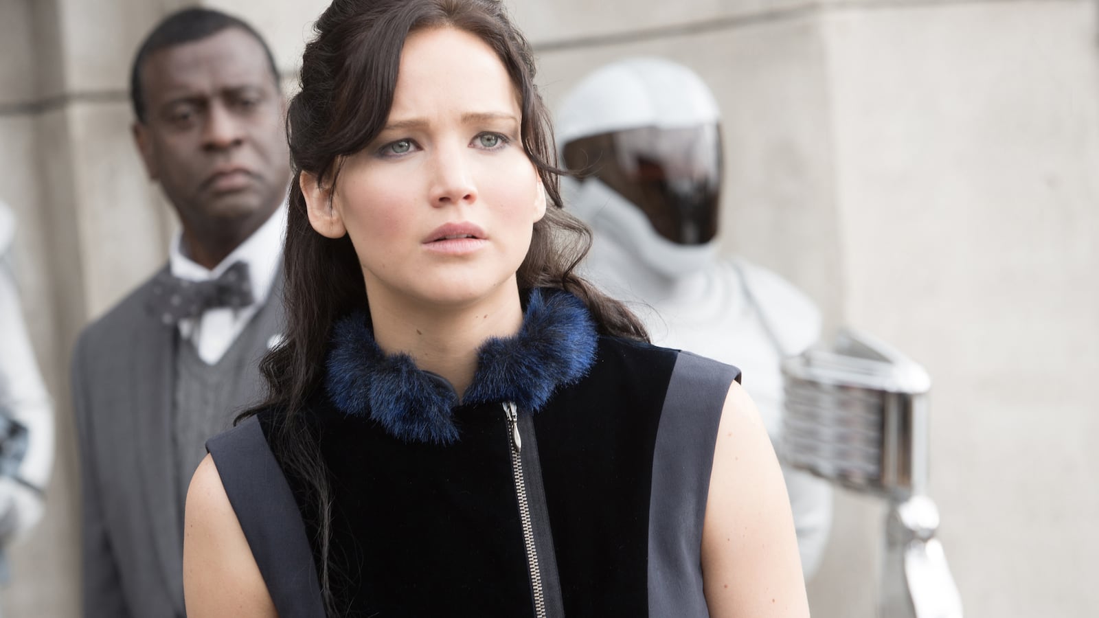 articles/2013/11/14/catching-fire-review-bigger-more-polished-and-just-another-popcorn-flick/131113-hunger-games-review_u5cqqw