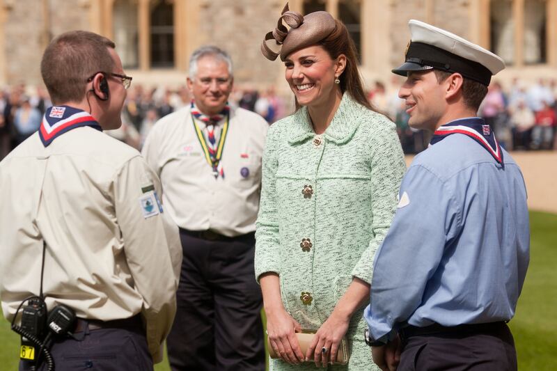 articles/2013/04/22/kate-really-shows-off-her-baby-bump-at-last/130421-Skyes-UK-kate-embed-01_tnruiq