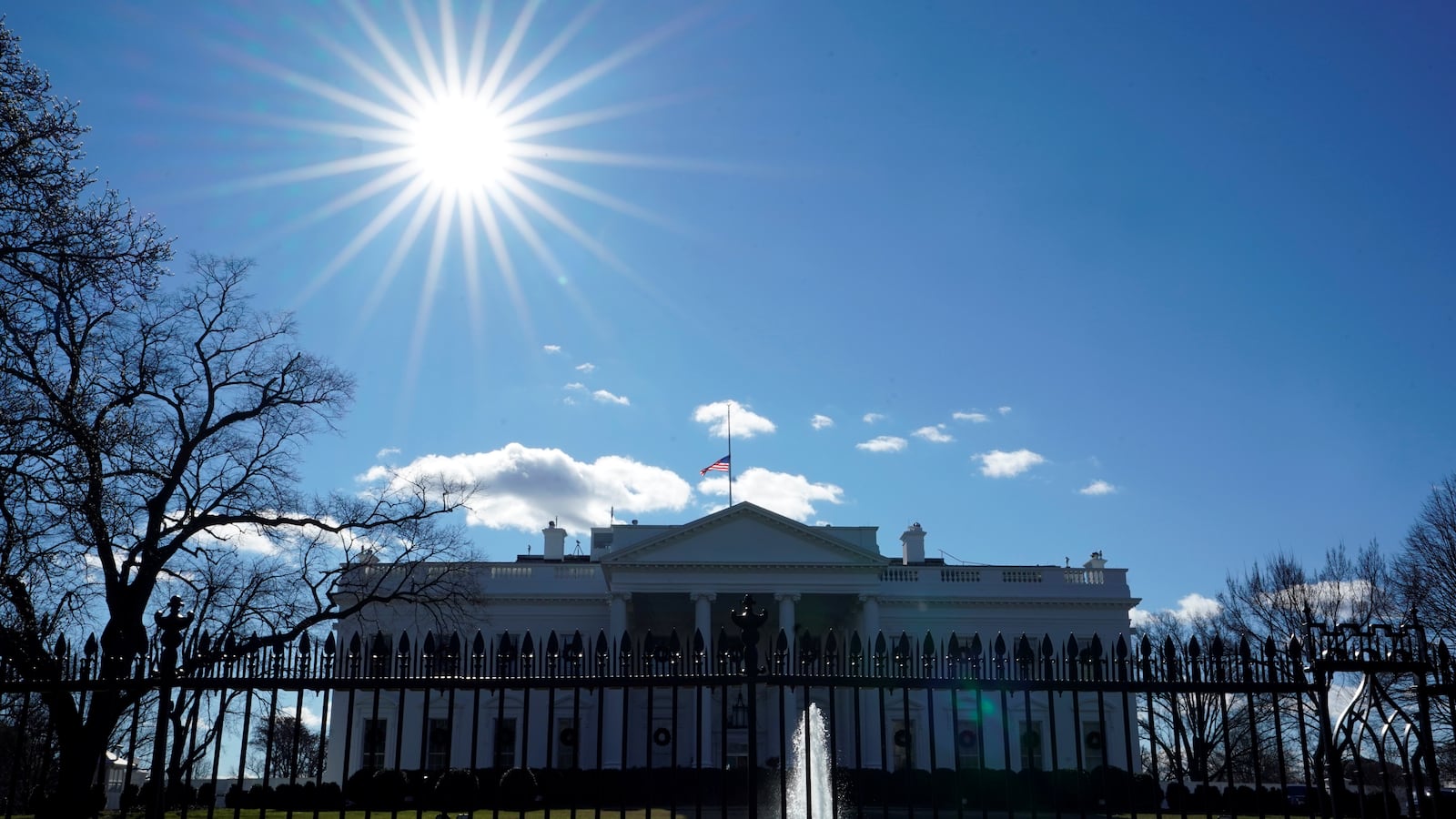 2018-12-22T000000Z_844285172_RC17EE2559D0_RTRMADP_3_USA-CONGRESS-BUDGET_1_tj3eb4