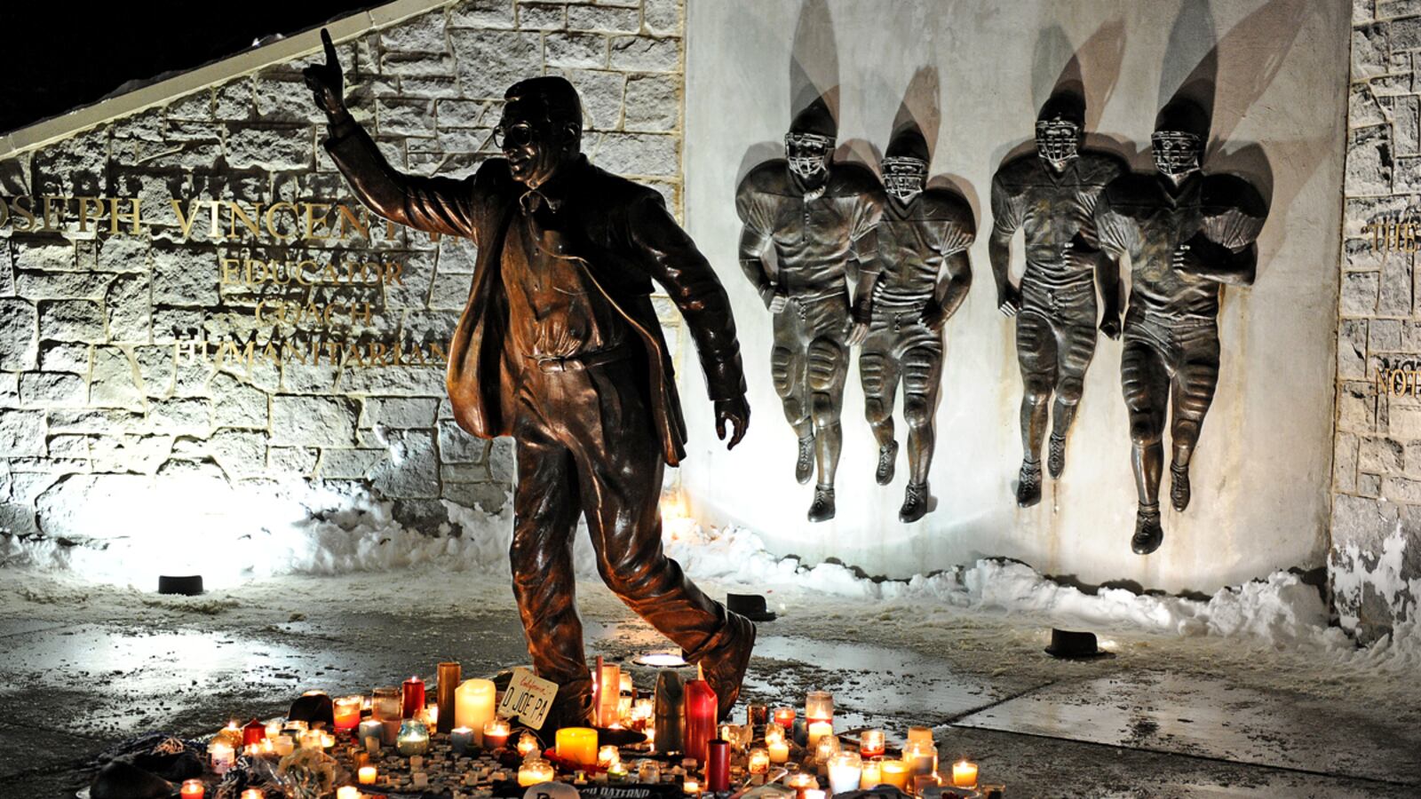 cheats/2012/01/22/penn-state-to-honor-paterno/penn-state-will-honor-joe-paterno_acrdbb