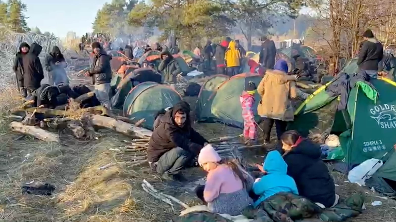 2021-11-09T183915Z_914575104_RC26RQ9GIM9C_RTRMADP_3_EUROPE-MIGRANTS-BELARUS-POLAND_hgo9jz