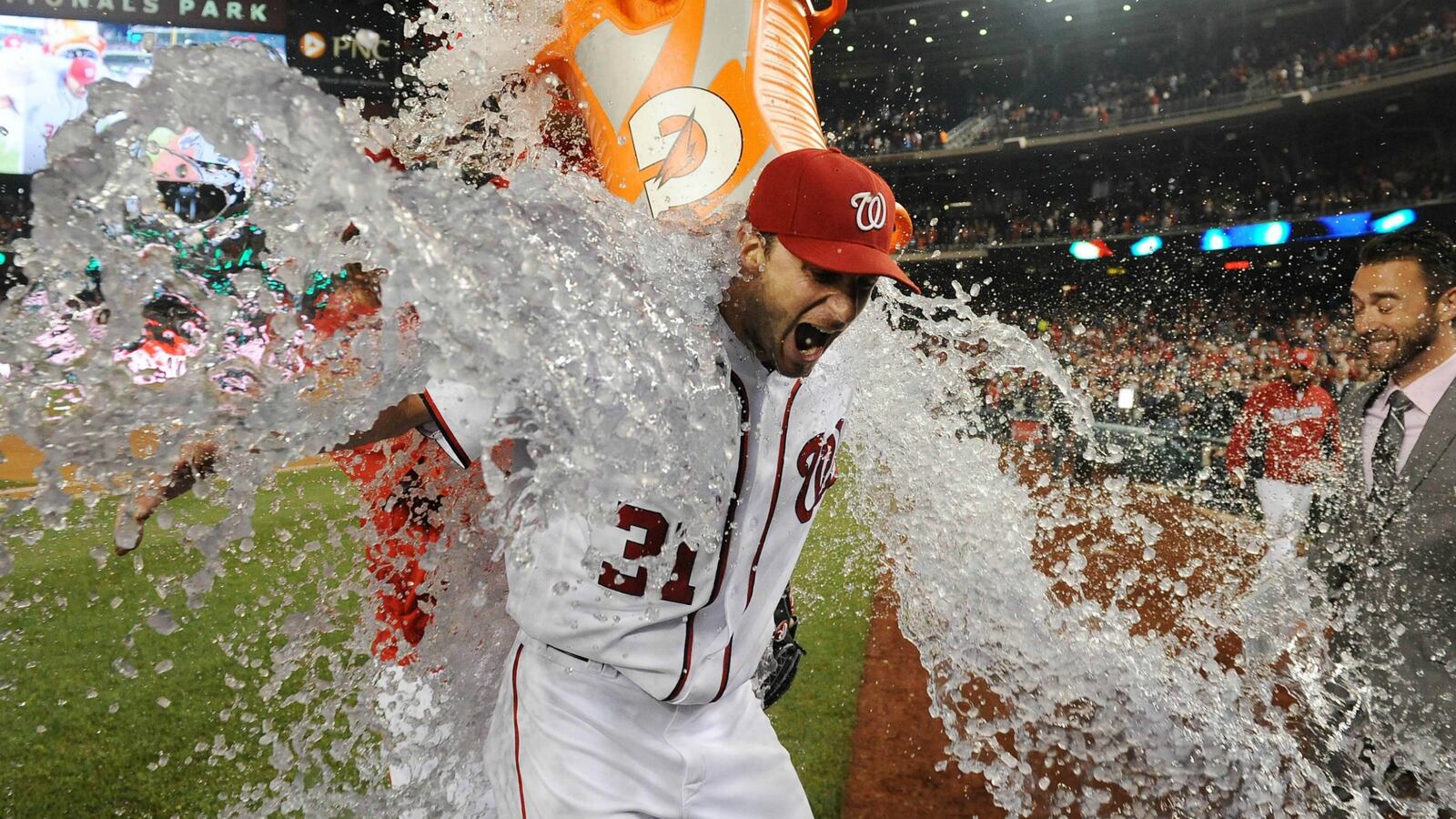 cheats/2016/05/12/max-scherzer-ties-mlb-record-20-ks-in-game/160512-scherzer-nationals-record-cheat_szsjqd