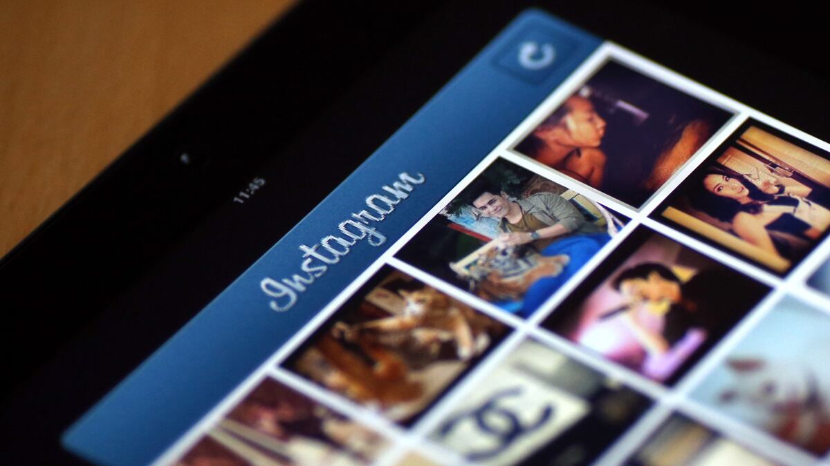 cheats/2012/04/10/instagram-may-boost-facebook-s-location-tracking/instagram-boosts-facebook-location-tracking-cheat_kxan1k