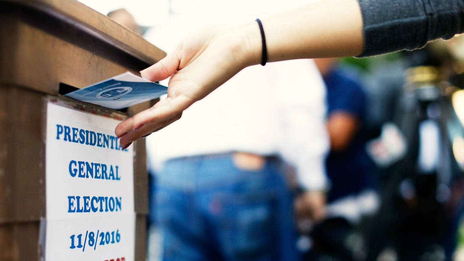 cheats/2016/12/21/dems-push-sanctions-on-election-meddling/161221-election-interference-bill-cheat_ljvyxg