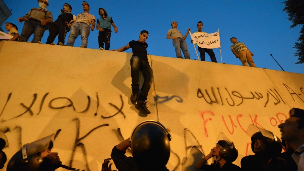 cheats/2012/09/12/more-violence-at-u-s-embassy-in-cairo/egypt-cheat_zzwyik