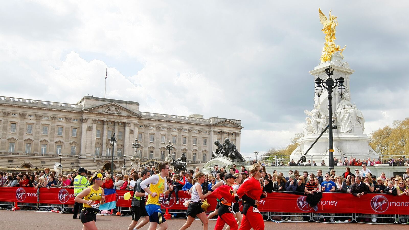 articles/2013/04/17/london-marathon-on-high-alert/130416-london-marathon-tease_btpyua