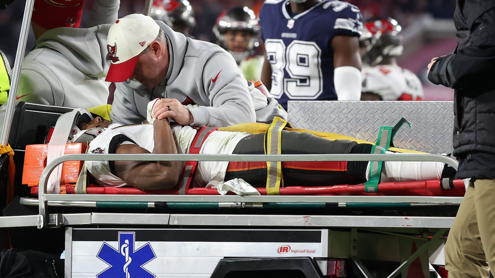 2023-01-17T051712Z_1471591032_MT1USATODAY19804233_RTRMADP_3_NFL-NFC-WILD-CARD-ROUND-DALLAS-COWBOYS-AT-TAMPA-BAY-BUCCANEERS_x2x5z3