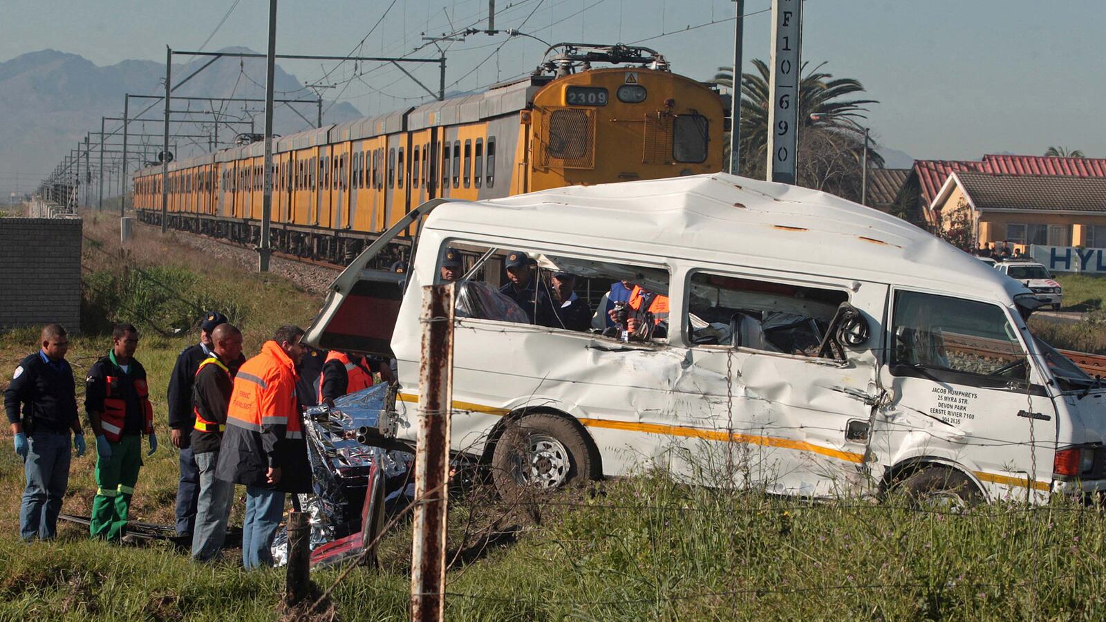 cheats/2012/07/14/26-killed-in-south-african-crash/train-workers-killed-south-africa-cheat_xudsw1